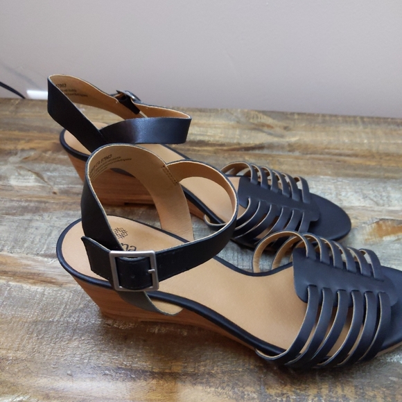 🆕🌿LEATHER GLADIATOR WEDGE SANDALS🌿 - Picture 9 of 10